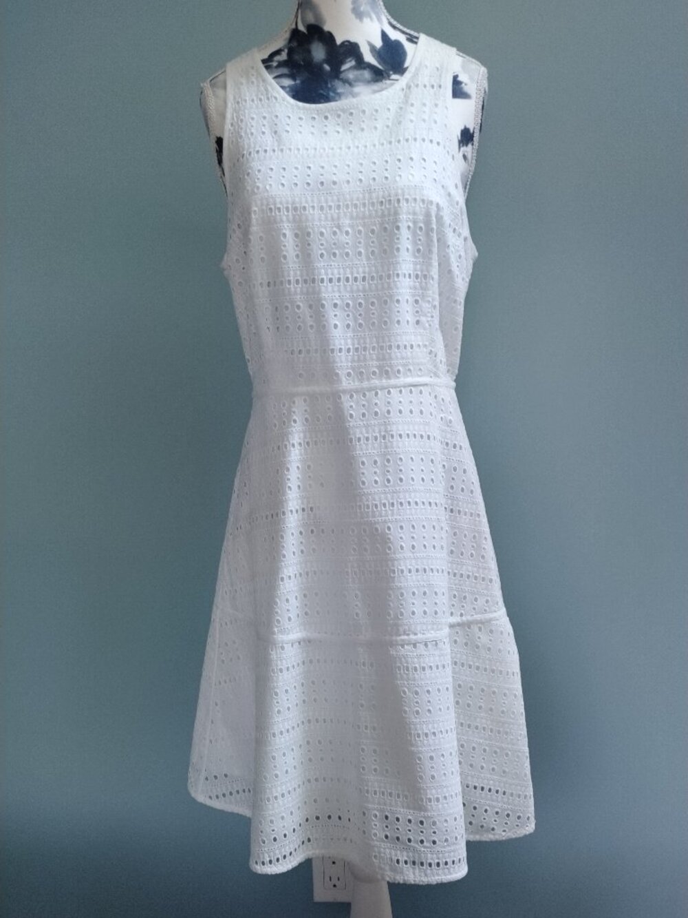 GAP White Eyelet Cotton Summer Dress,  size 4